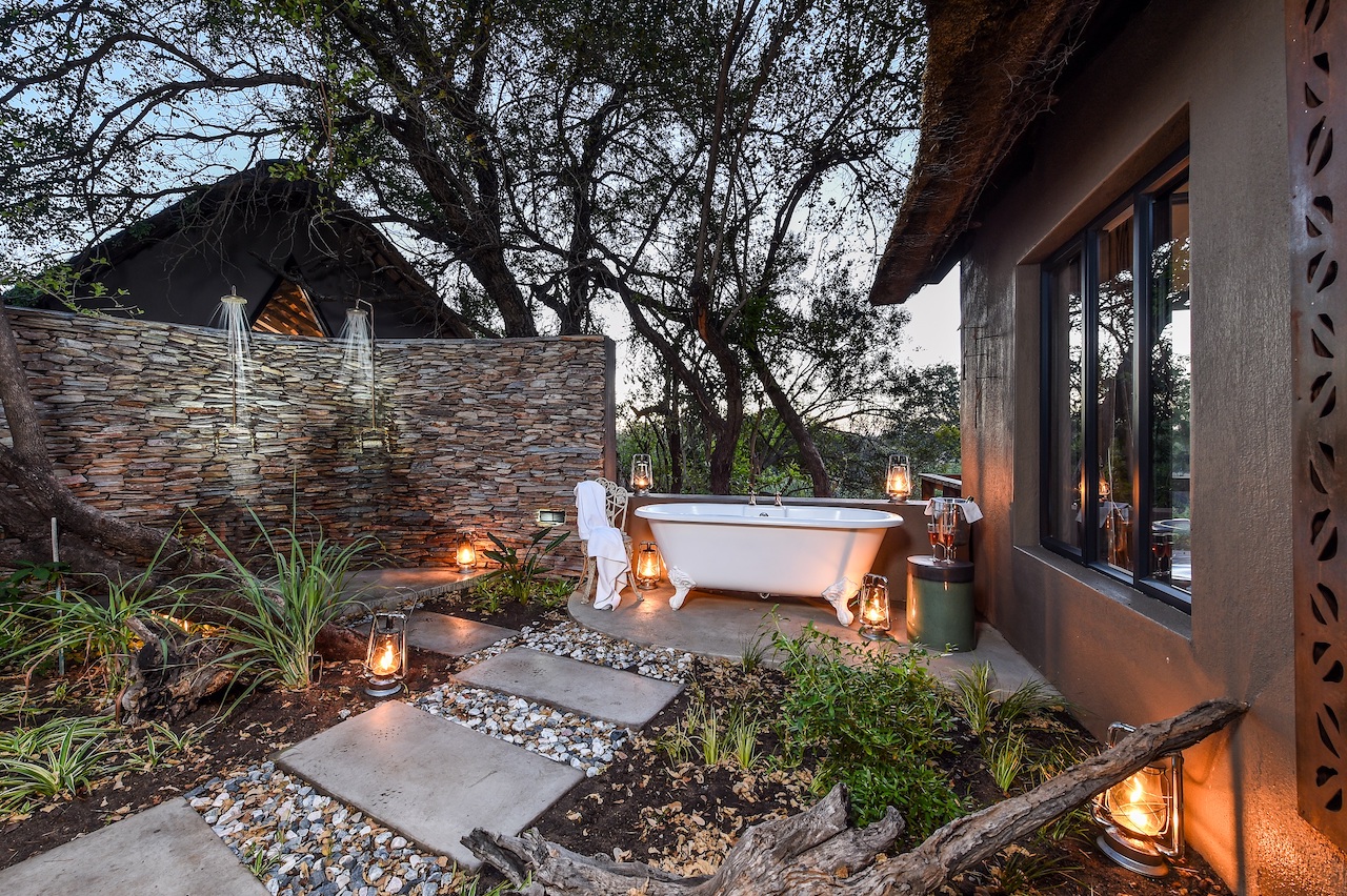 <p>The Louren&ccedil;o Marques Honeymoon Suite is an idyllic escape for romantics at heart.&nbsp; Great outdoor area to relax as well.</p>